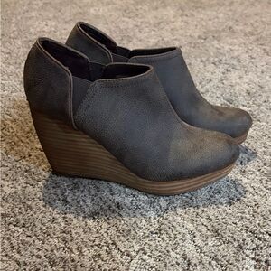 Dr. Scholl's Charcoal Wedge Shoes
